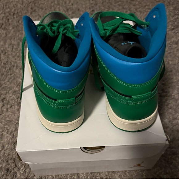 Authentic Nike Air Jordan 1 MID Green and Blue Sneaker Women size 11 Men size9.5 - Picture 4 of 13